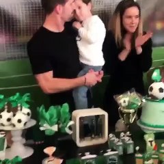 Adrien Silva mostra festejos do aniversário do pequeno Thomas