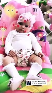 Katia Aveiro derrete seguidores com novas imagens da filha