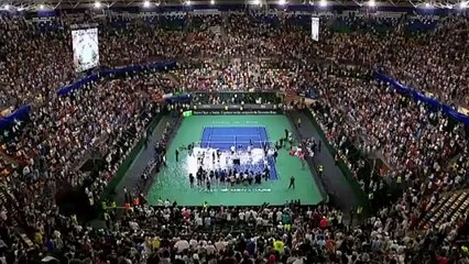 Federer em lágrimas após mensagem de Maradona