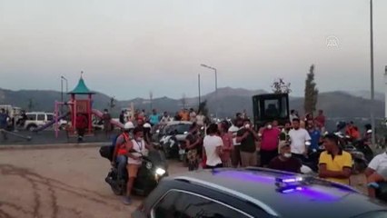 Bodrum'da makilik ve otluk alanda yangına havadan ve karadan müdahale