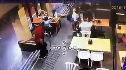 Mulher muçulmana grávida agredida com violência na Austrália