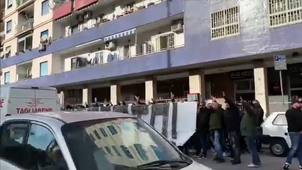 Continua o caos no Nápoles: Adeptos pedem "respeito" nas ruas