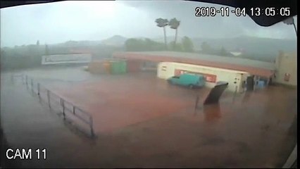Tornado forte destrói fábrica no sul da Grécia. Veja o momento