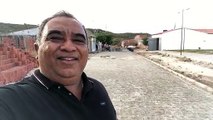 Prefeito de Monte Horebe fiscaliza a pavimentação de mais uma rua com recursos próprios no município