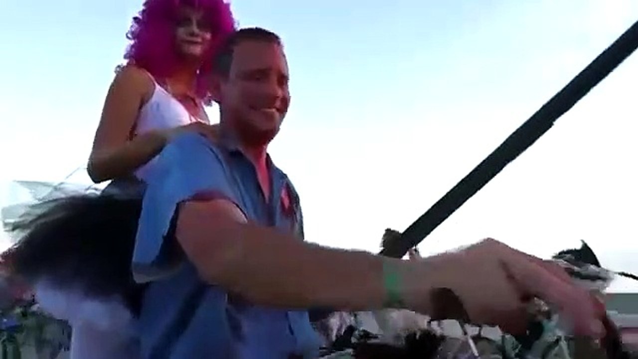 Medo, muito medo. 11 mil zombies andaram de bicicleta na Florida