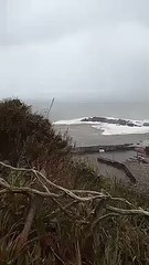 Furacão Lorenzo destruiu "totalmente" o porto das Lajes das Flores