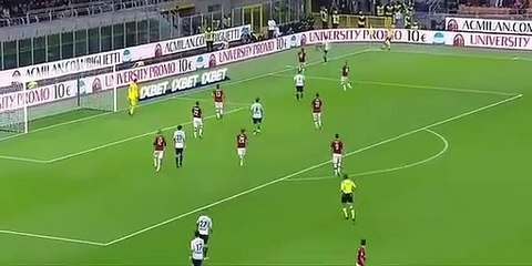 Golo de Calderoni ao Milan
