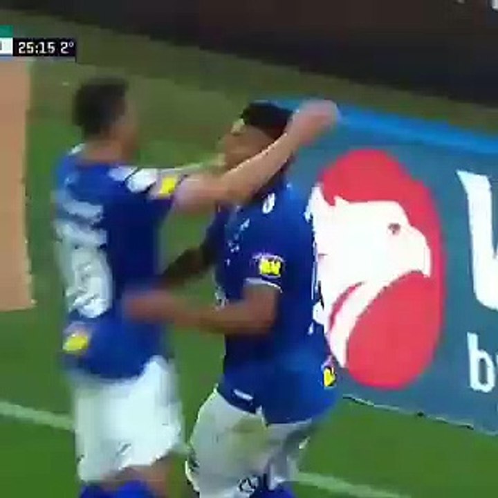Golo de Éderson