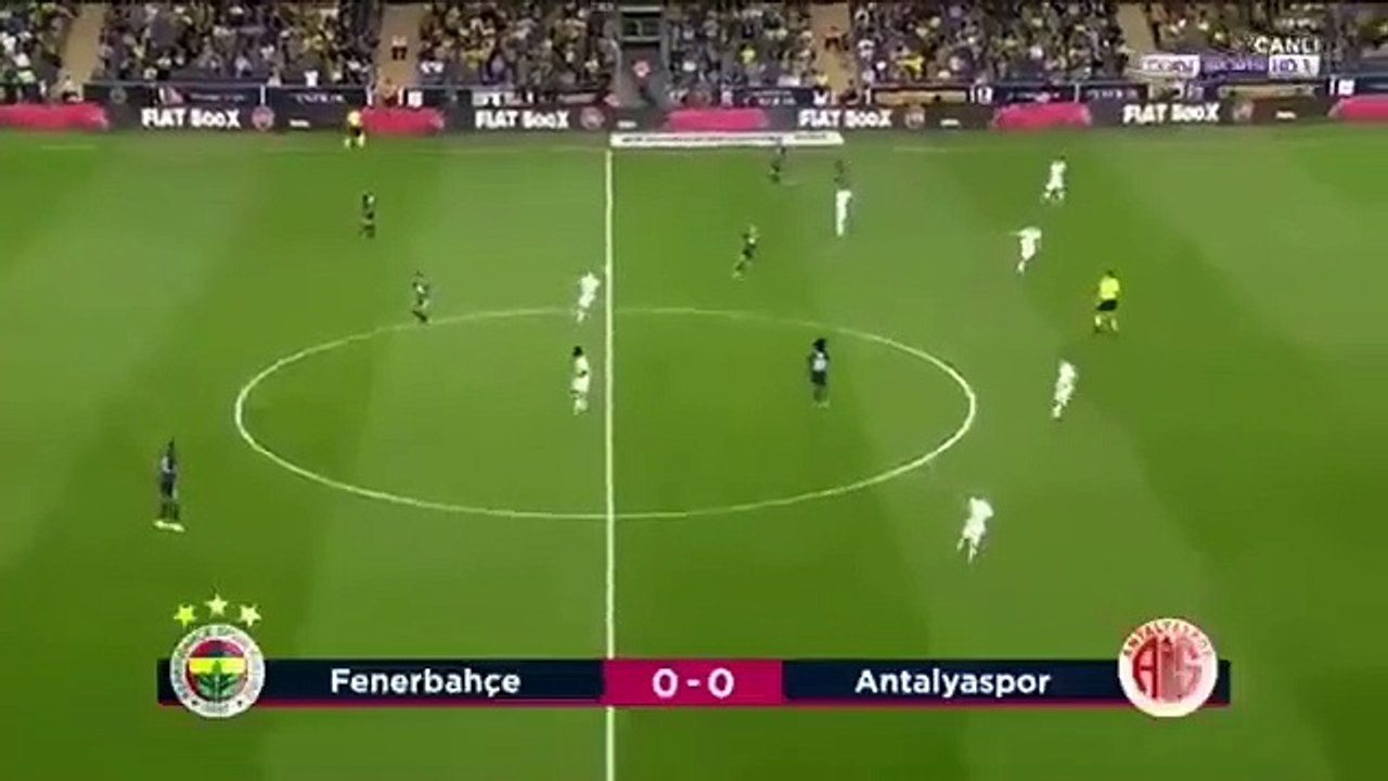 Assistência de Gelson Dala