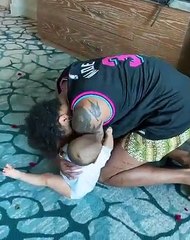 Vídeo: Filho de Rita Pereira começa a gatinhar