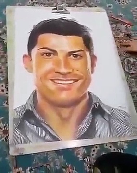Ronaldo - fã pinta com os pés