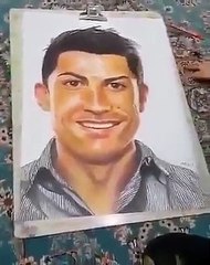 Ronaldo - fã pinta com os pés