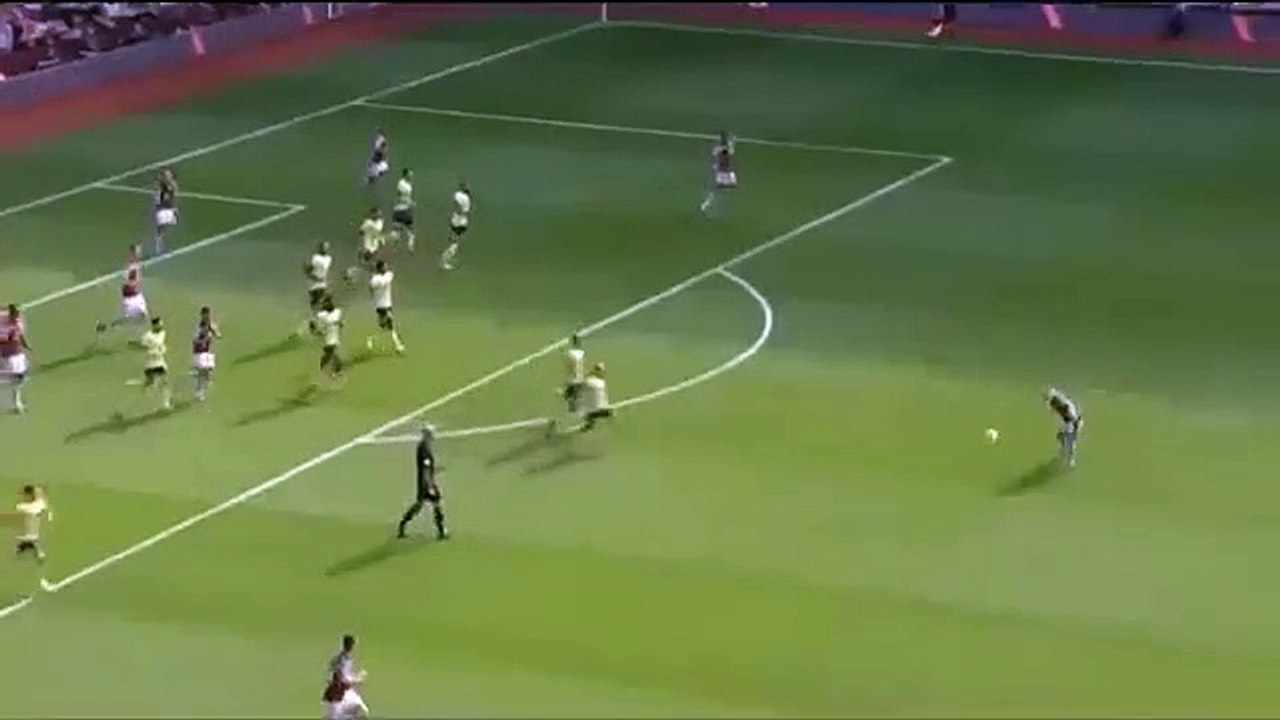 Douglas Luiz