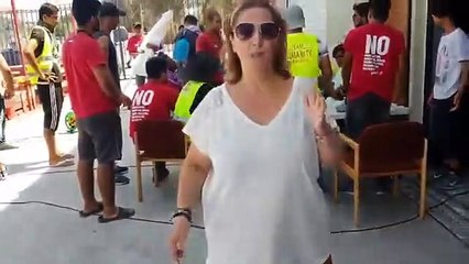 Grécia: Campo de refugiados foi atacado. Voluntária portuguesa faz apelo