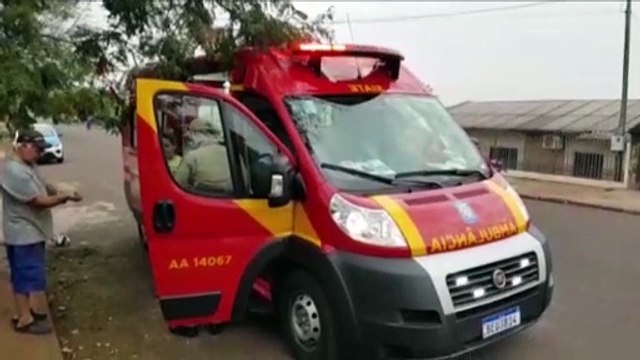 Menino fere o pé com caco de vidro e é socorrido pelo Siate no Bairro Floresta