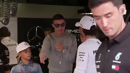 Ronaldo à conversa com Hamilton