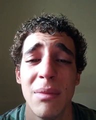 Ator de "La Casa de Papel" partilha momento emotivo e surge em lágrimas