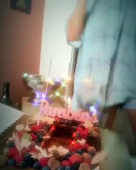 Vídeo mostra festa de aniversário de Cláudia Vieira