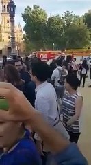 Menino fica com cabeça presa entre pilares em Sevilha