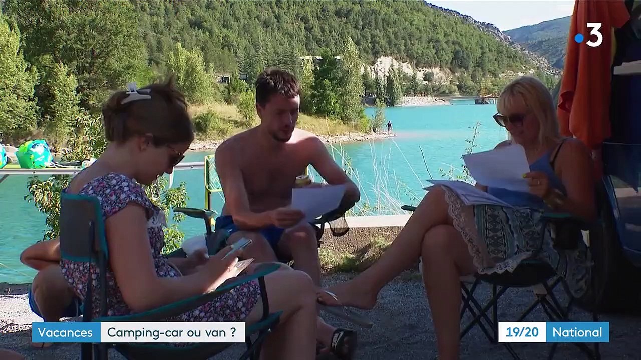 Vacances : entre camping-car et van aménagé, que choisir ?