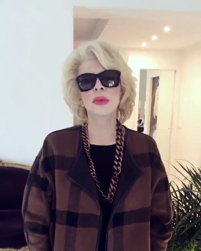 Lili Caneças agradece mensagens de felicitações pelo seu 75º aniversário