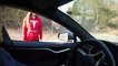 Youtube. Testou carro da Tesla ao tentar atropelar a mulher