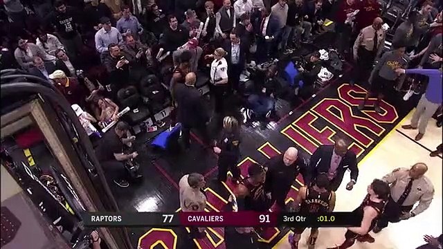 Agressões na NBA: Ibaka perdeu a cabeça e começou aos socos a adversário