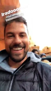 Juliana Paes diverte-se com a família na Disney