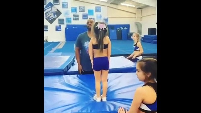 Cheerleader causa furor pelo mundo fora. E tem apenas 4 anos