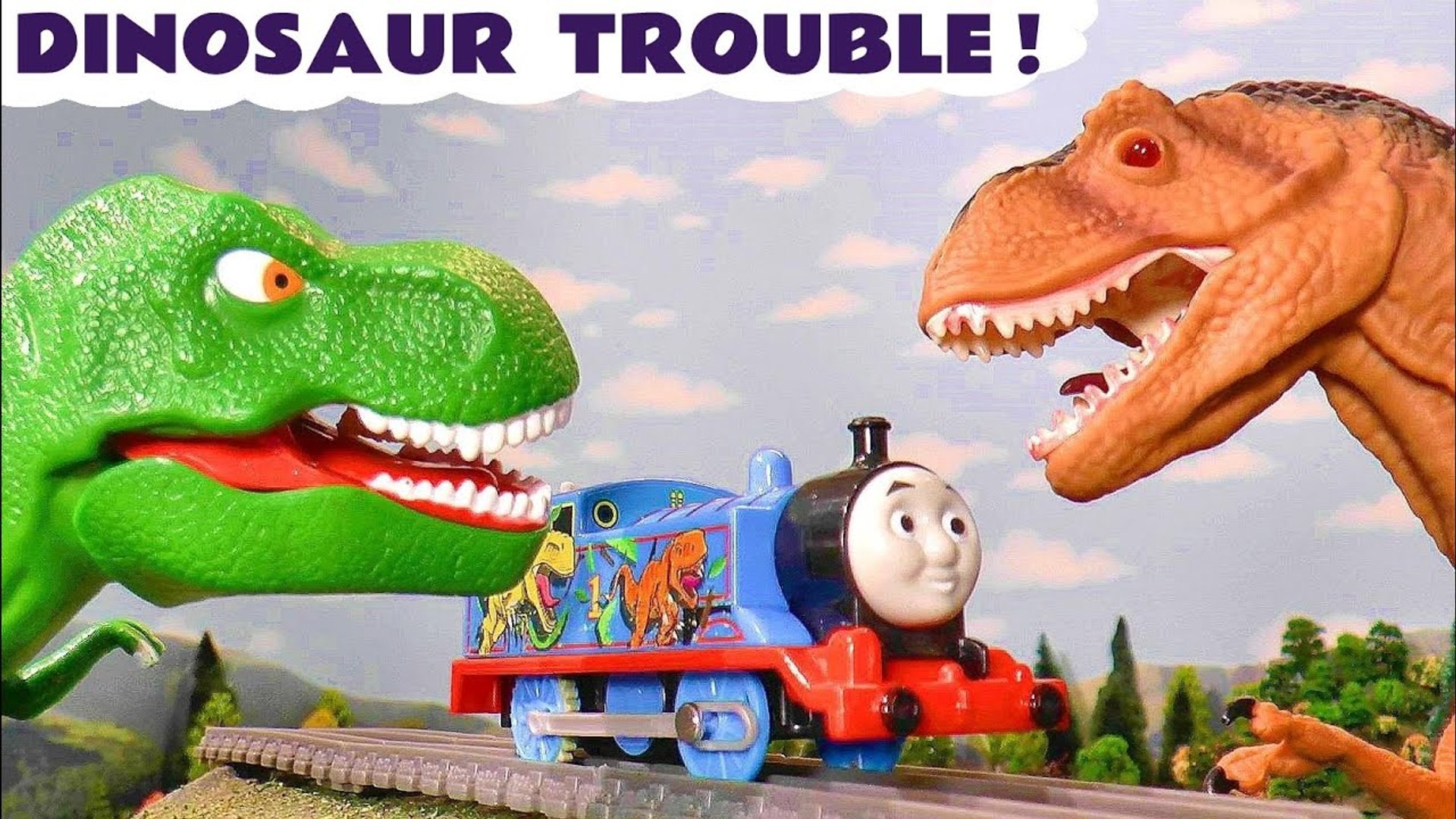 FBC67 locomotive en métal Luke inclue Thomas et ses amis Coffret avec dinosaure T-Rex prêt à bondir et volcan en éruption jouet pour enfant dès 3 ans 