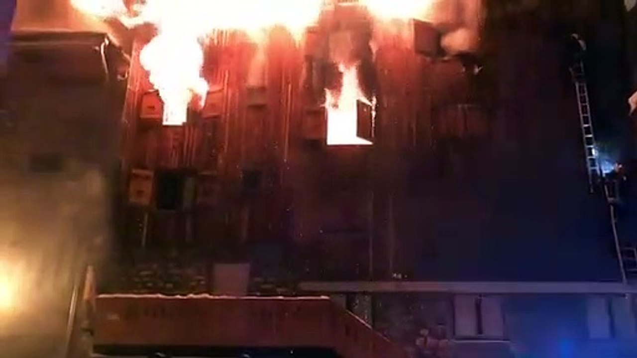 Incêndio em estância de esqui nos Alpes franceses mata duas pessoas