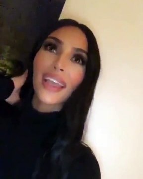 Kim Kardashian realiza sonho ao levar Jennifer Lopez a sua casa
