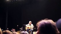 Eddie Vedder canta música de A Star is Born