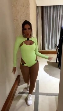 De body, Anitta exibe sensualidade durante espetáculo