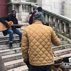 "Stand by Me": Ricardo de Sá junta-se a artistas de rua em Paris