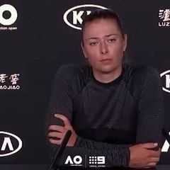 Sharapova responde aos jornalistas