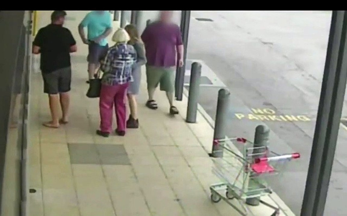 avó e neta atacadas