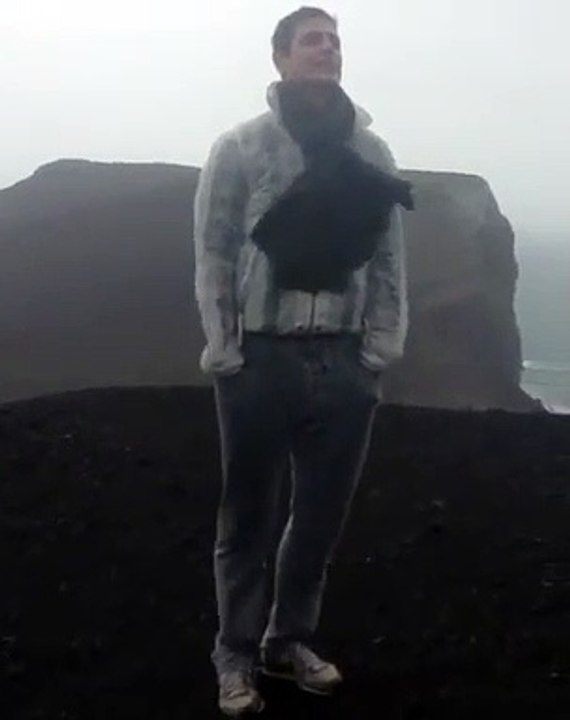 Vídeo: Reynaldo Gianecchini encantado (até) com ventos fortes dos Açores