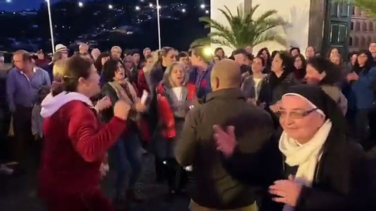 Dolores Aveiro a dançar