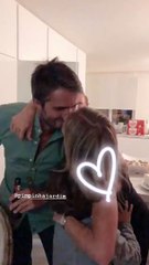 A super beijoca de Pimpinha Jardim ao marido em dia de festa