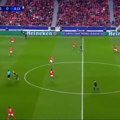 Golo de Tadic ao Benfica