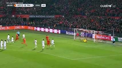 Penálti de Memphis Depay à França