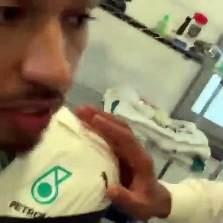 Hilariante: Will Smith "raptou" Lewis Hamilton para pilotar no seu lugar