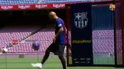Os primeiros toques de Arturo Vidal com a camisola do Barcelona