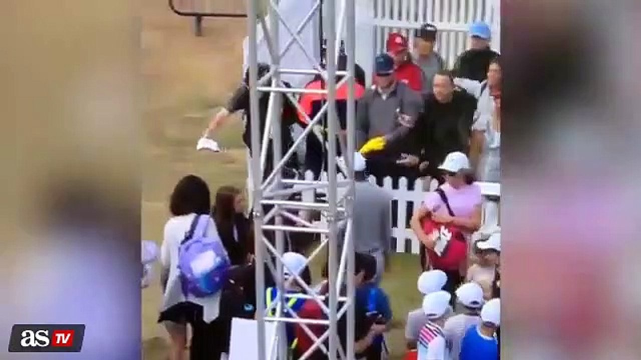 Tiger Woods a desprezar miudos