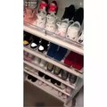 Filha de Kylie nem sabe andar, mas tem uma coleção de sapatos que vale milhares