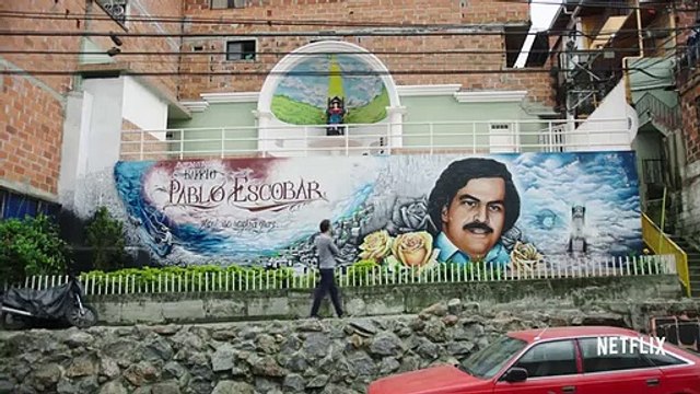 Radiação, crime e vampiros. Conheça a nova série de viagens da Netflix