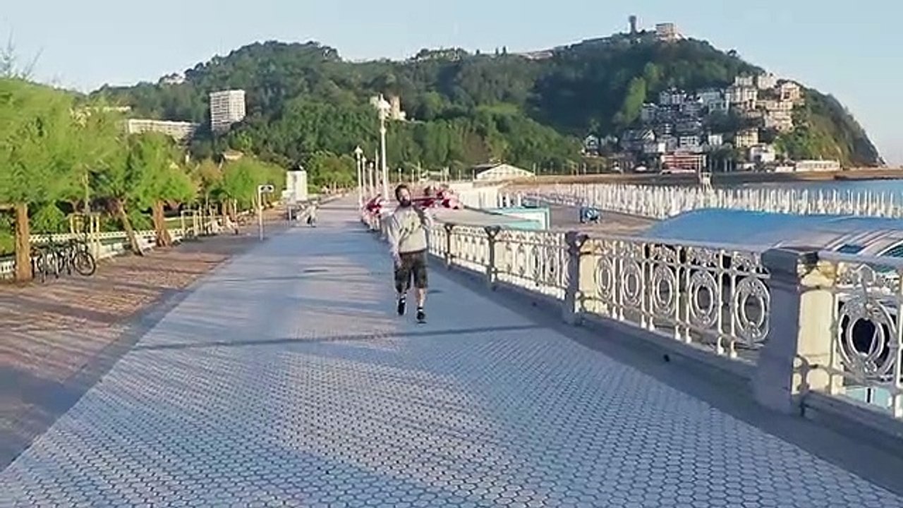 Este robot ajuda-lo a escrever mensagens na praia