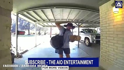 Este carteiro entrega cartas e muita animação