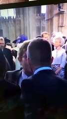 Beijo entre Elton John e Beckham